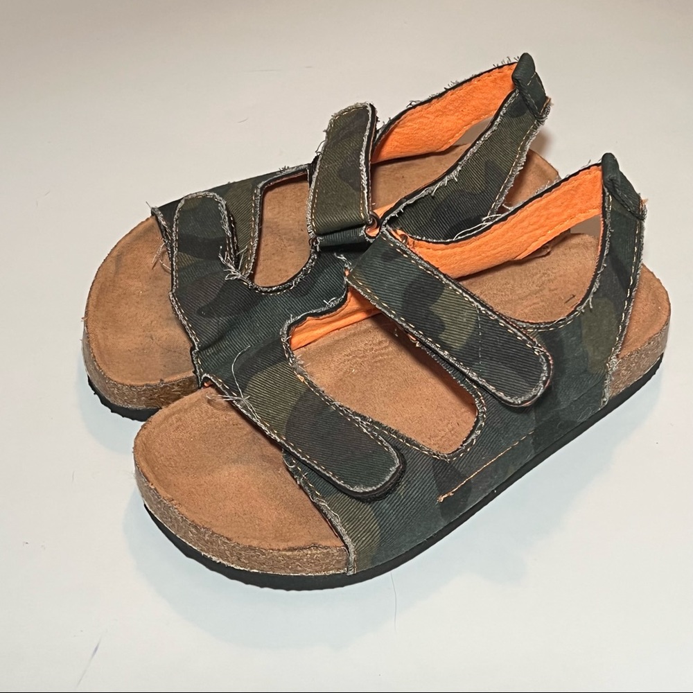 Revo little boys camo sandals. Frayed style. Worn twice. Great condition. 11/12